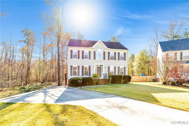 view of front of property with a front yard