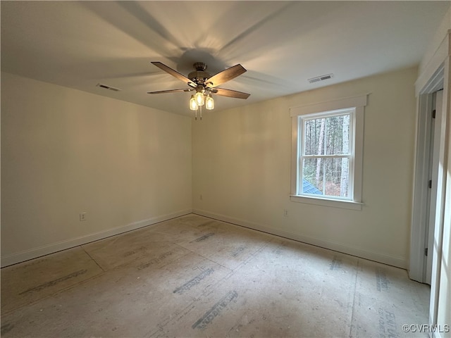 empty room featuring ceiling fan