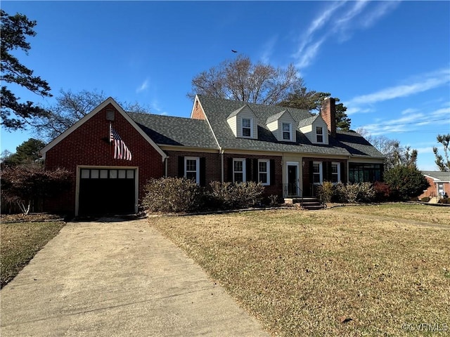 cape cod-style house featuring a front lawn