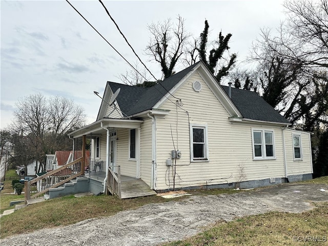 view of front of house featuring covered porch