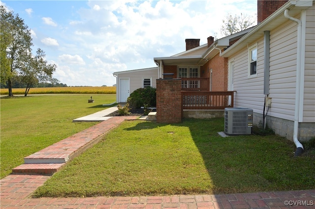 view of yard featuring cooling unit