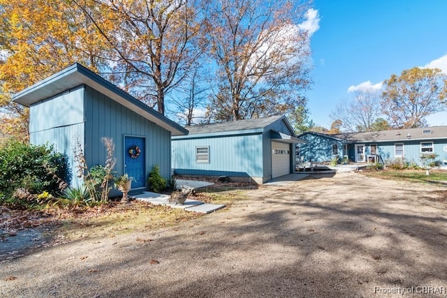 view of front of house featuring a garage