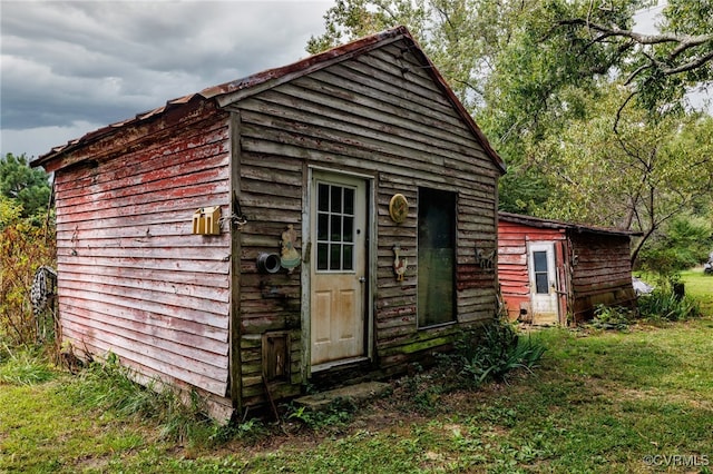 view of outbuilding