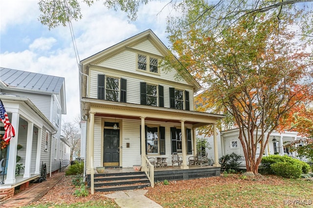 view of front of property featuring a porch