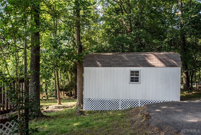 view of outbuilding