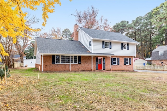 view of front facade with a front yard