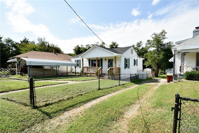 view of front facade featuring a front yard and a porch