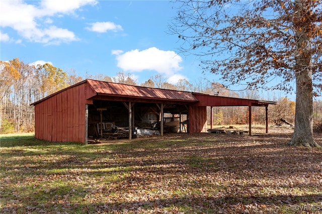 view of outbuilding