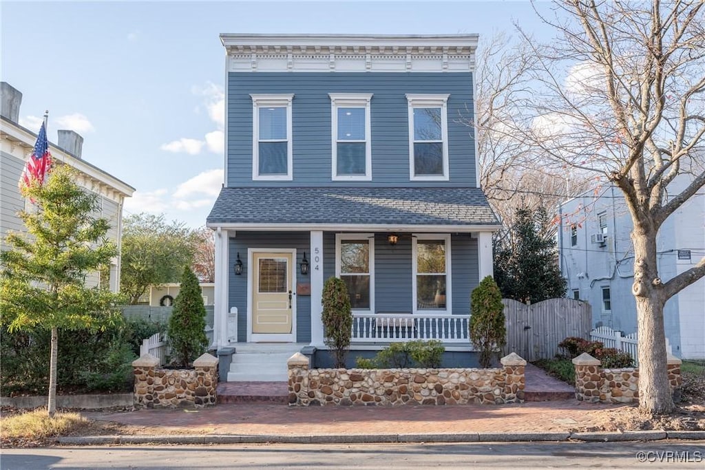 view of front of home featuring a porch