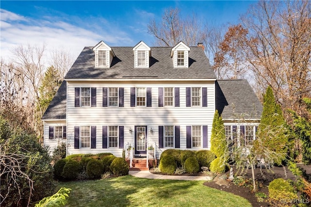 view of front of house featuring a front yard