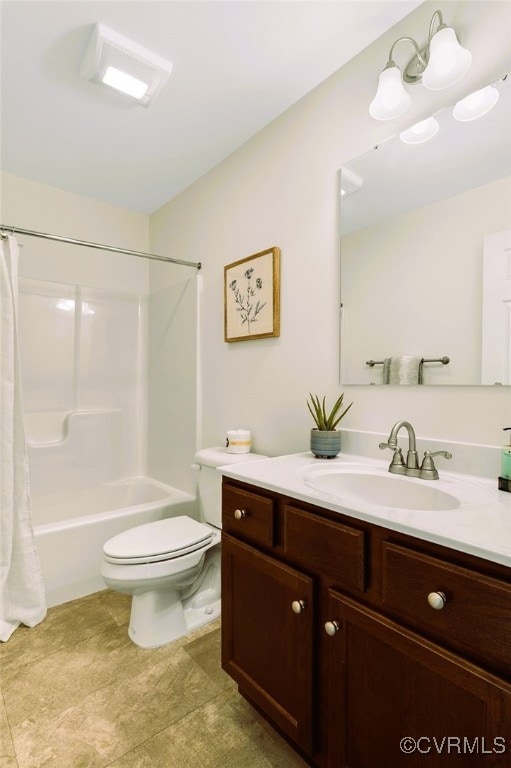 full bathroom featuring shower / bathtub combination with curtain, vanity, and toilet