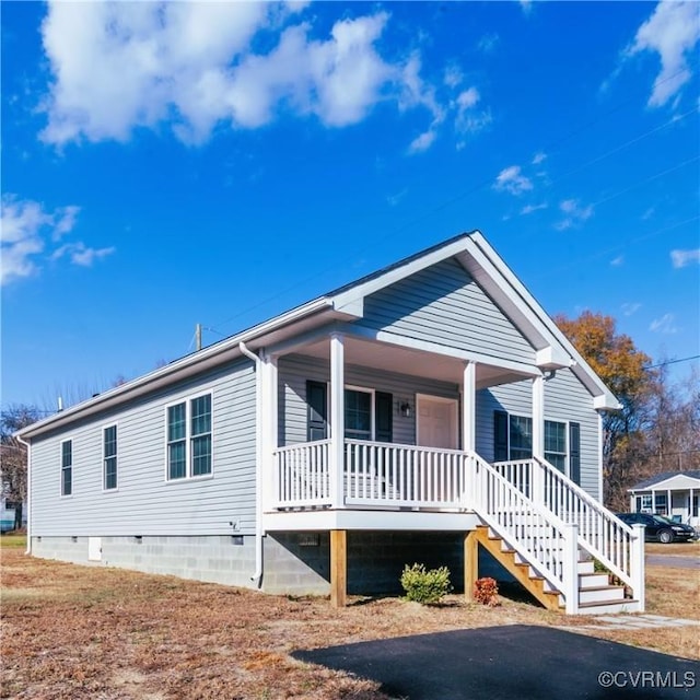 view of front of house featuring covered porch