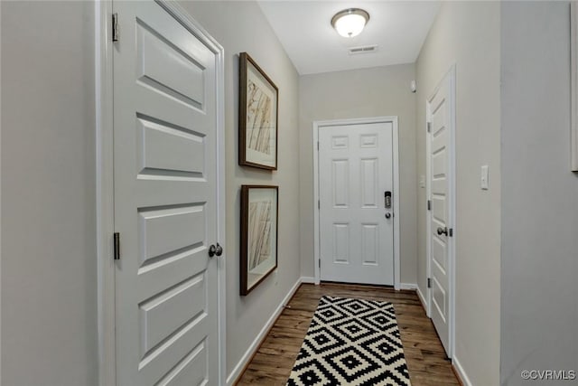 2013 Farmstead Mill Ct, Glen Allen, VA 23059 - entryway featuring dark wood-style flooring and baseboards