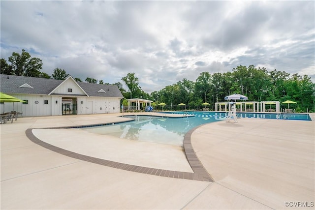 2013 Farmstead Mill Ct, Glen Allen, VA 23059 - community pool featuring a patio area