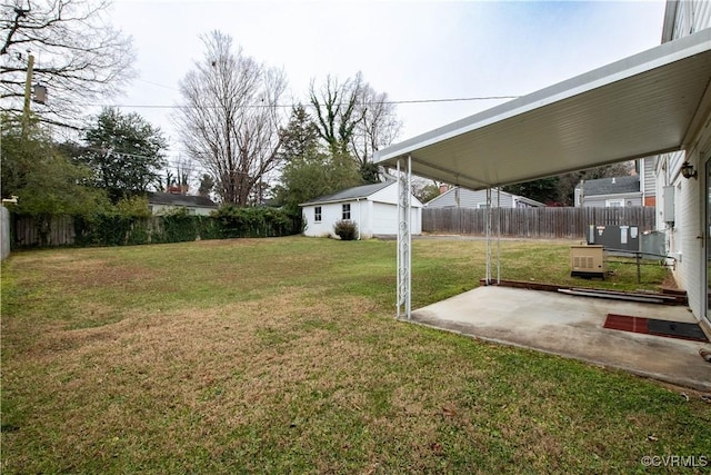 view of yard featuring a patio area