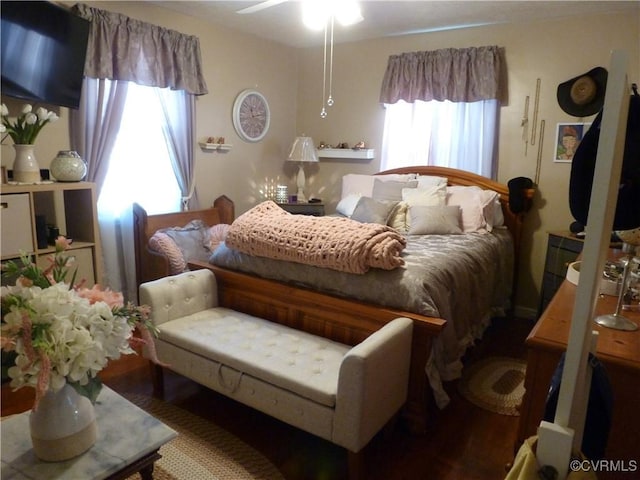 bedroom featuring ceiling fan