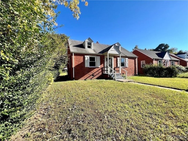 view of front of house featuring a front lawn