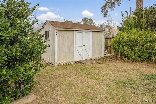 view of outdoor structure with a yard