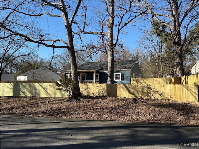 view of front of property