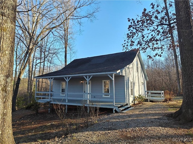 view of front of property featuring a porch