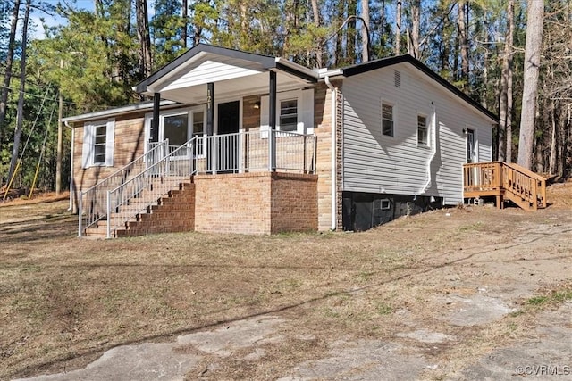 view of front facade with covered porch