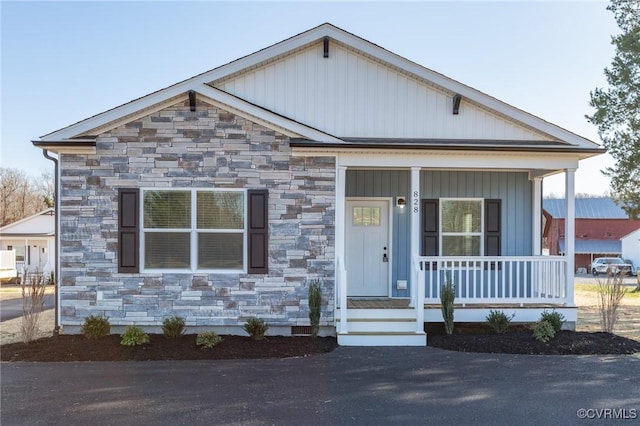 view of front of house with a porch