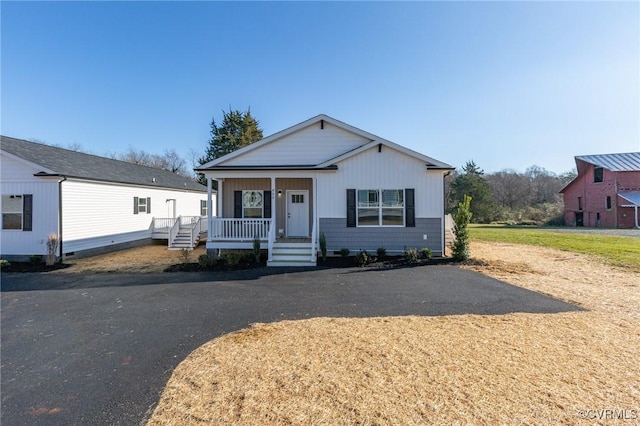 view of front of house with a porch