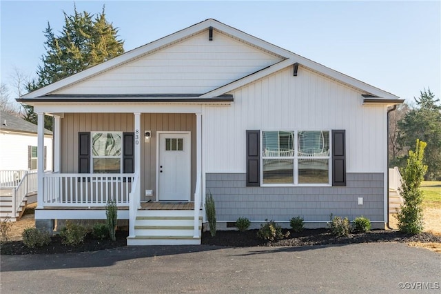 view of front of home with covered porch