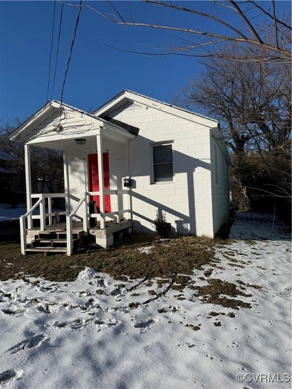 view of front of home