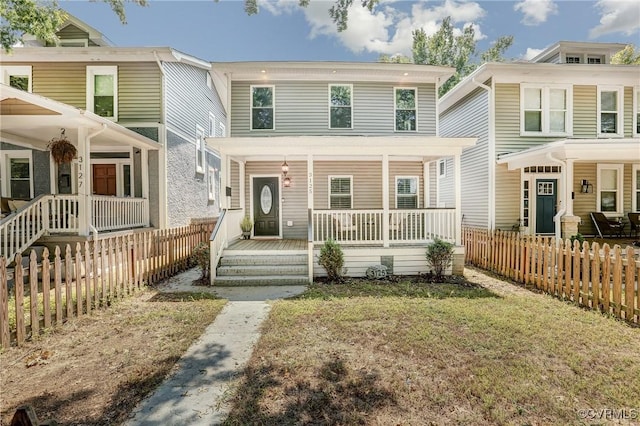 view of front of home featuring a front lawn