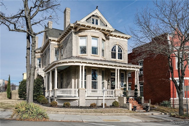 view of front of house featuring covered porch