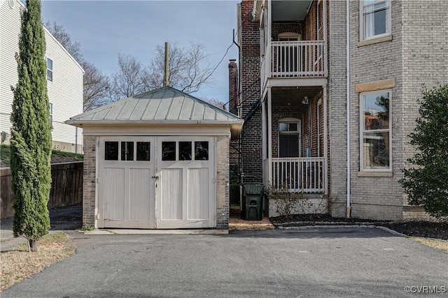 exterior space featuring a balcony