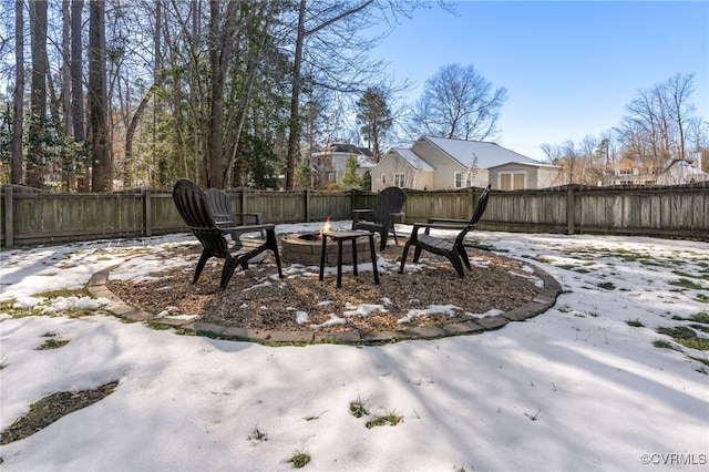 view of yard featuring a fire pit