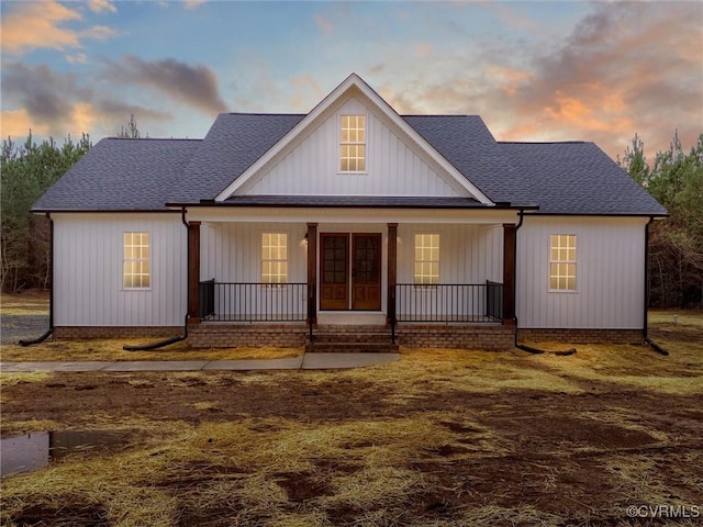 view of front facade with covered porch