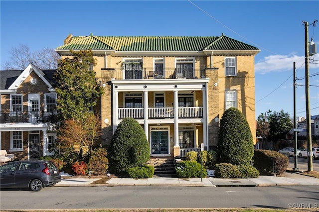 view of front of house