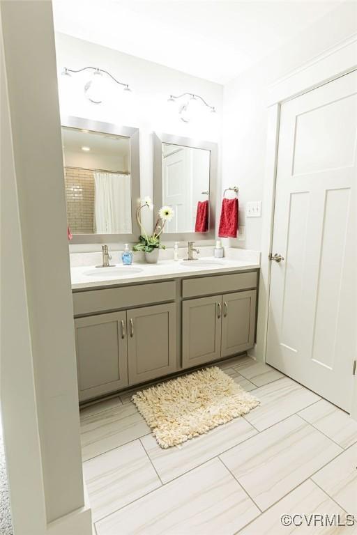 bathroom with vanity