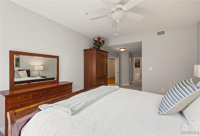 bedroom with ceiling fan