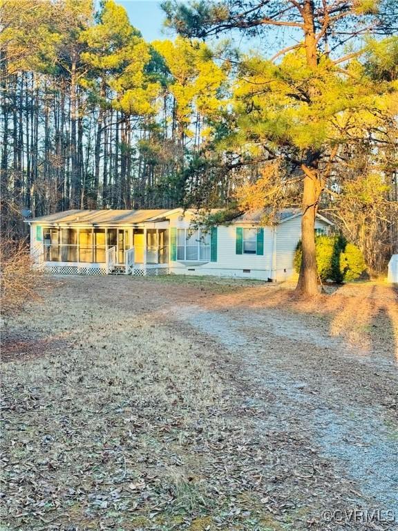 271 Walnut Hill Rd, Crewe, VA 23930 - ranch-style home featuring a porch