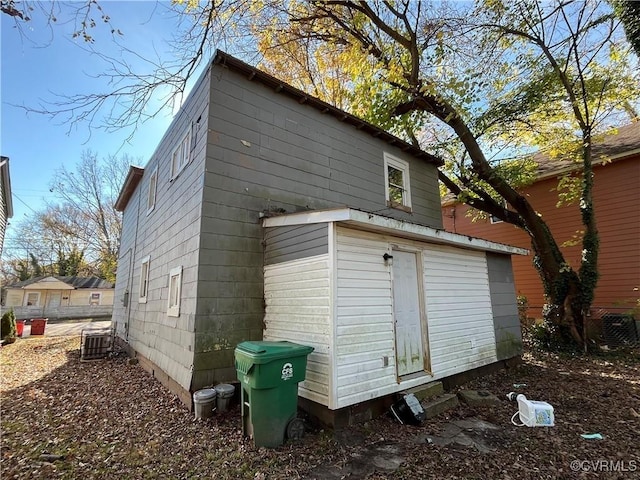 view of outdoor structure with central AC unit