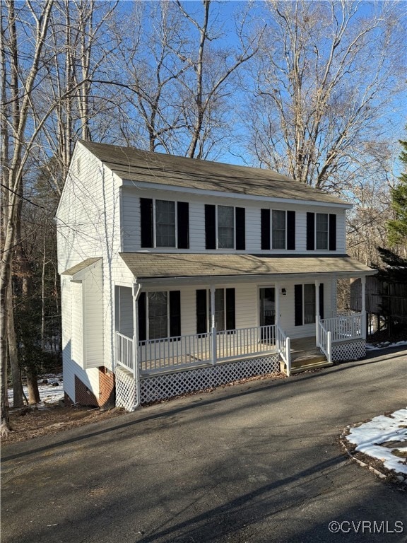 view of front facade featuring covered porch