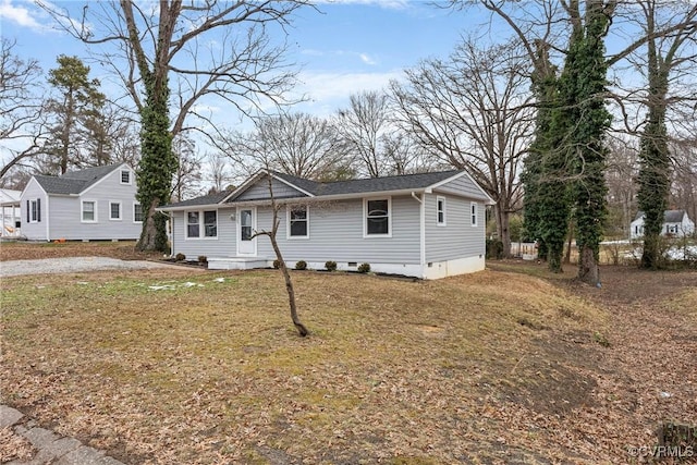 view of front facade with a front yard