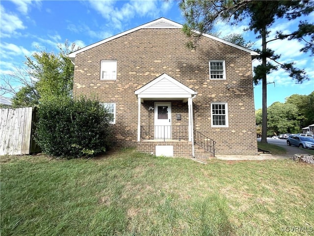 front of property featuring a front yard