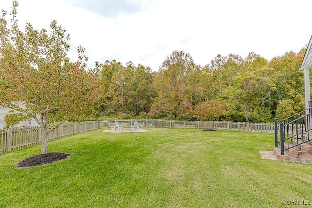 view of yard with a patio