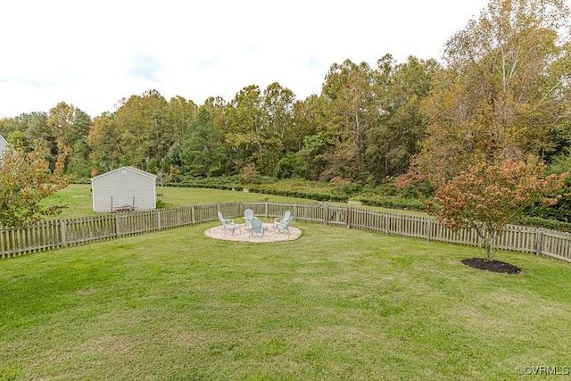 view of yard featuring a patio