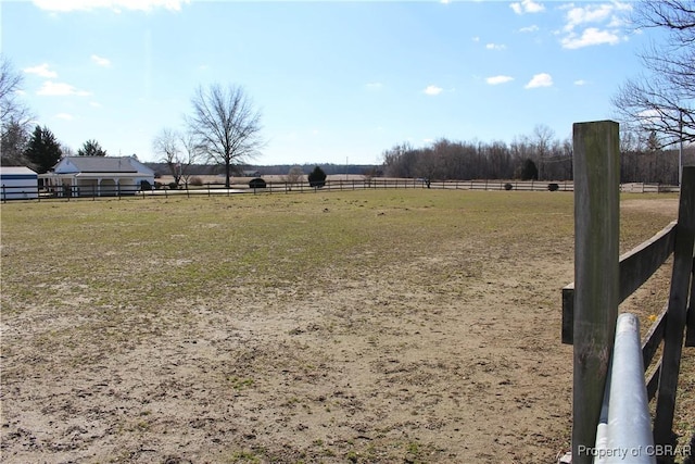 view of yard featuring a rural view