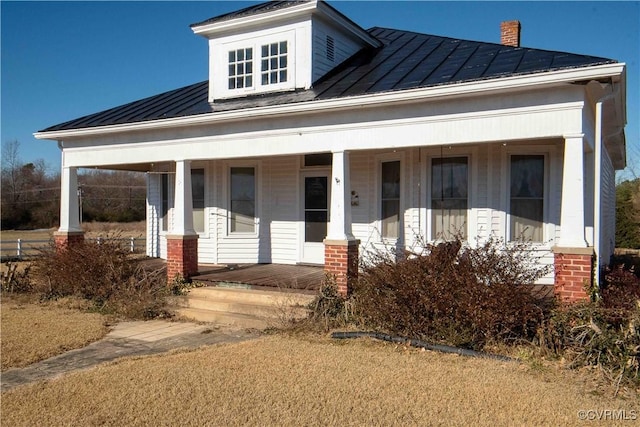 view of front facade with a porch