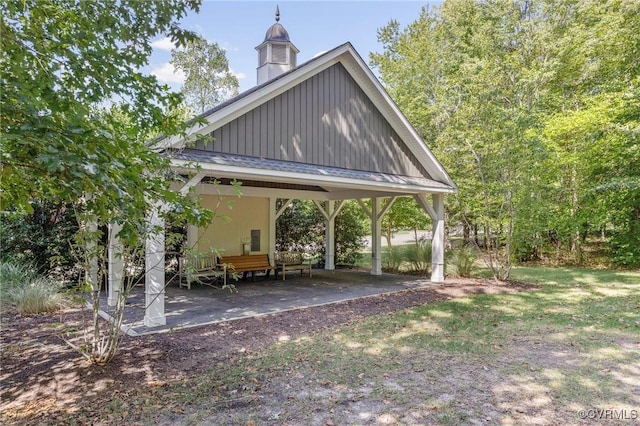 view of yard featuring a carport