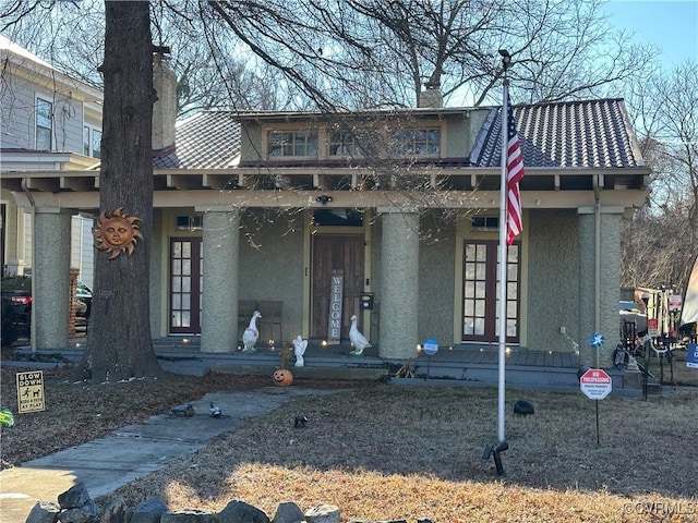 view of front of property featuring a porch