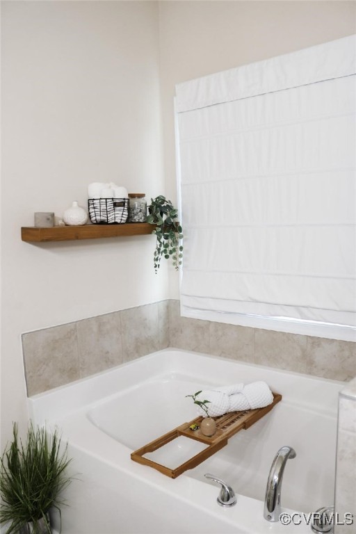 bathroom featuring a bathing tub