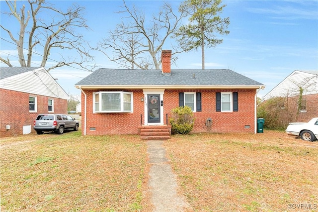 view of front of house with a front lawn